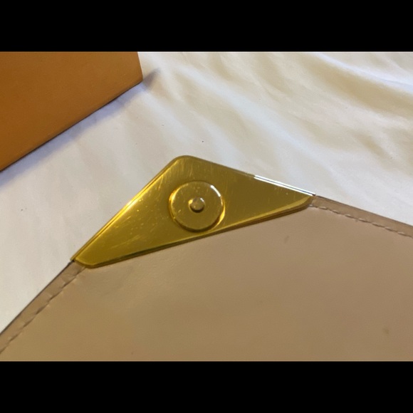 Louis Vuitton Amarante Monogram Vernis Mira - Picture 7 of 16